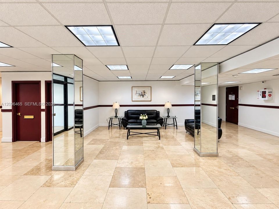 For Rent: $1,650 (2 beds, 1 baths, 783 Square Feet)