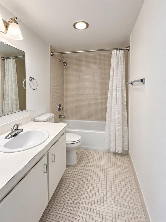 For Rent: $1,650 (2 beds, 1 baths, 783 Square Feet)