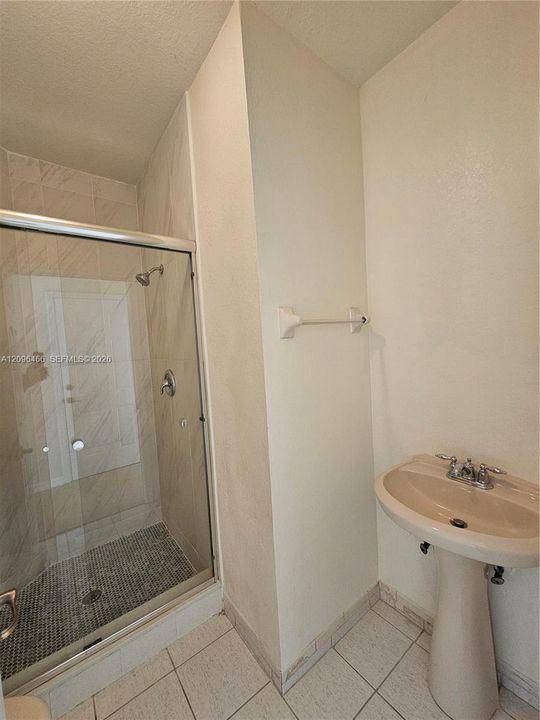 En Renta: $3,500 (4 camas, 3 baños, 1926 Pies cuadrados)