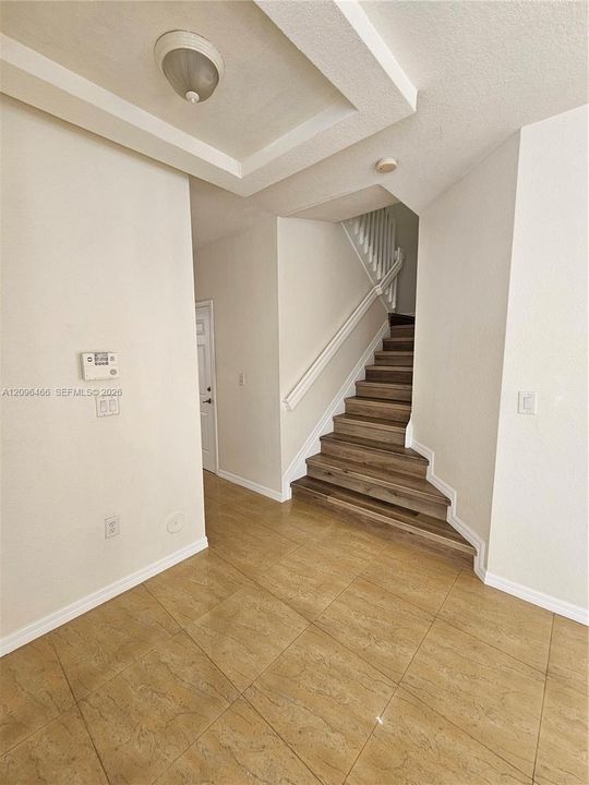 En Renta: $3,500 (4 camas, 3 baños, 1926 Pies cuadrados)