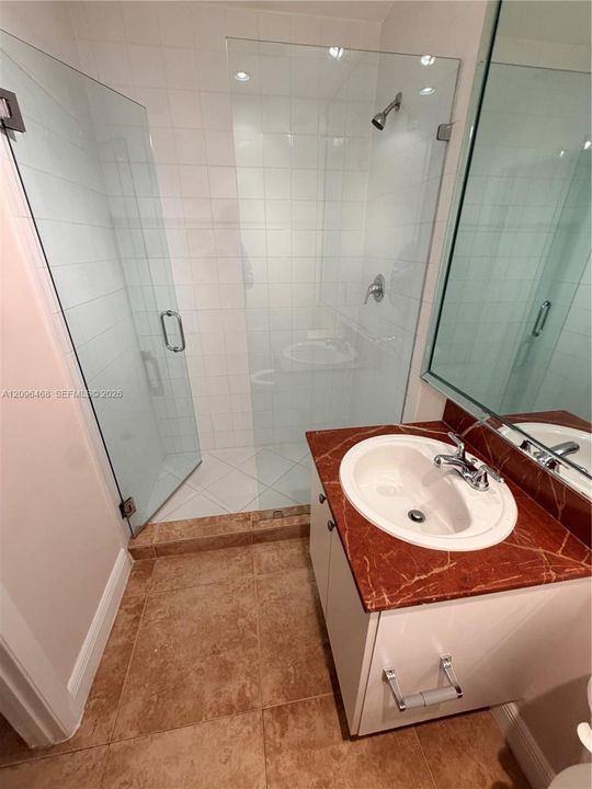 En Renta: $2,500 (0 camas, 2 baños, 960 Pies cuadrados)