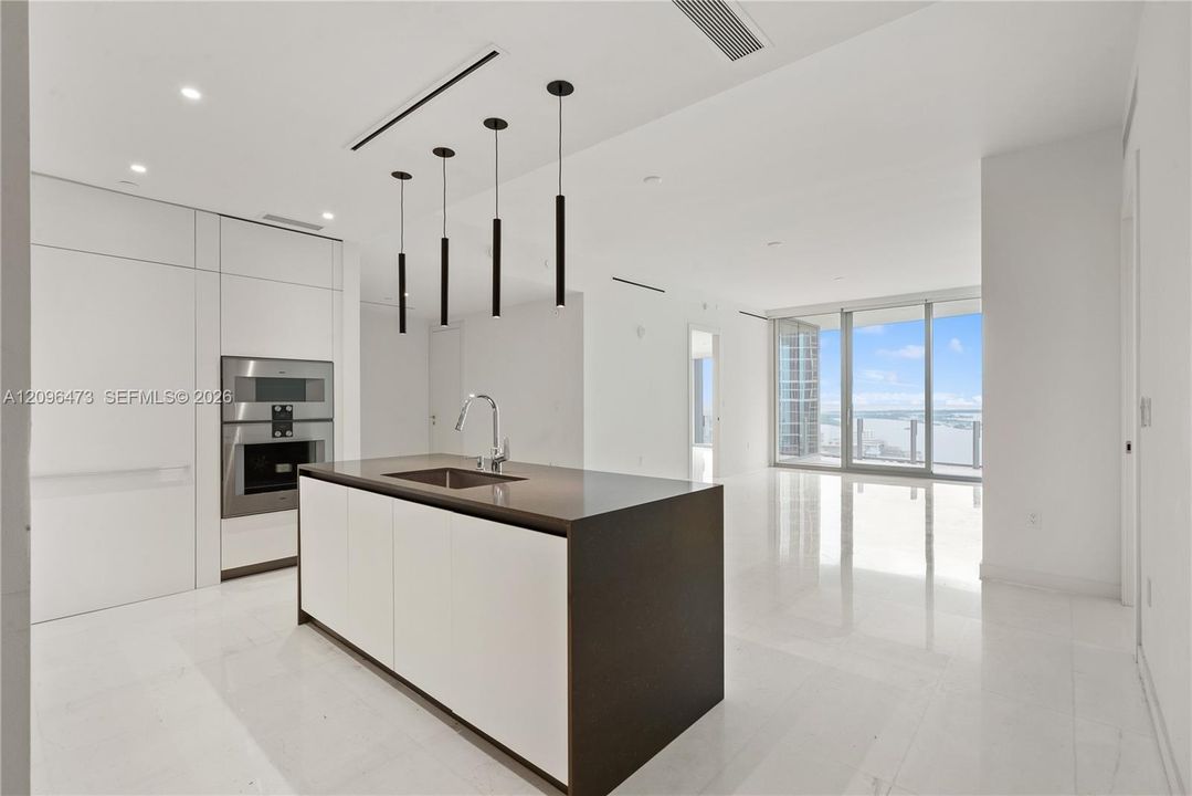 For Rent: $13,500 (2 beds, 3 baths, 1669 Square Feet)