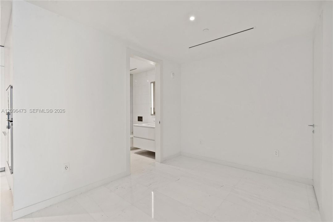 For Rent: $13,500 (2 beds, 3 baths, 1669 Square Feet)