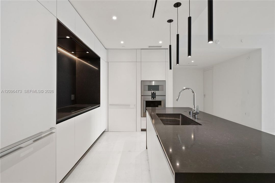 For Rent: $13,500 (2 beds, 3 baths, 1669 Square Feet)