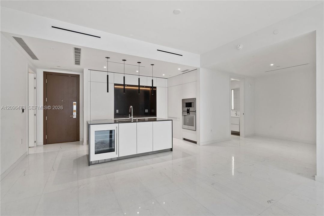 For Rent: $13,500 (2 beds, 3 baths, 1669 Square Feet)