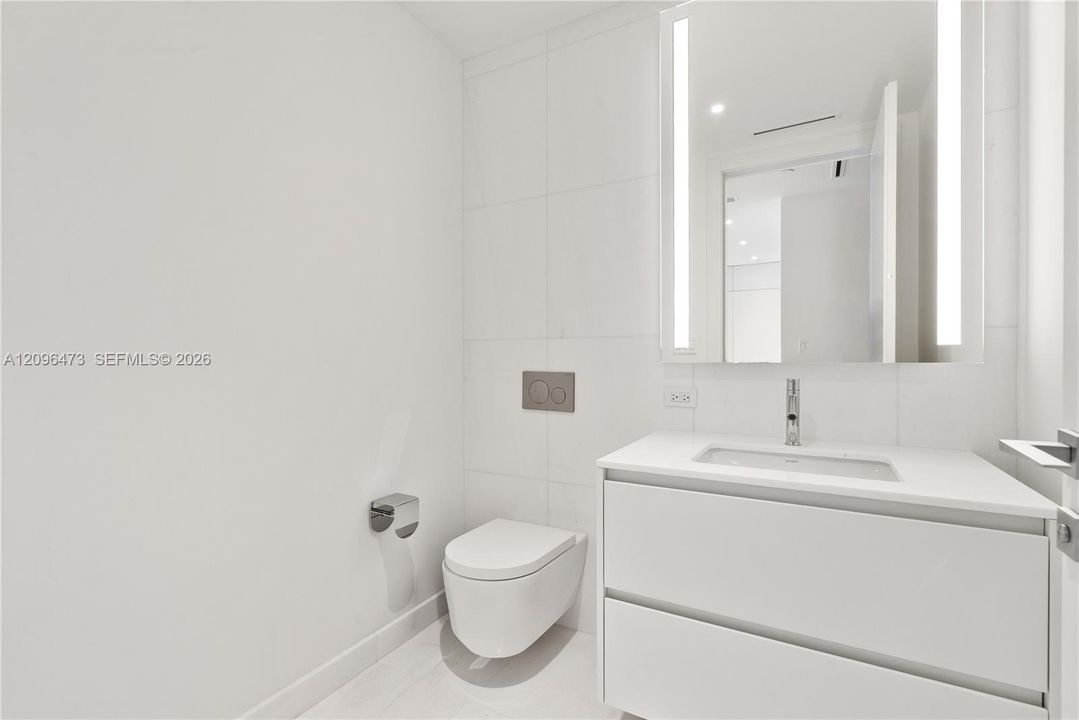 For Rent: $13,500 (2 beds, 3 baths, 1669 Square Feet)