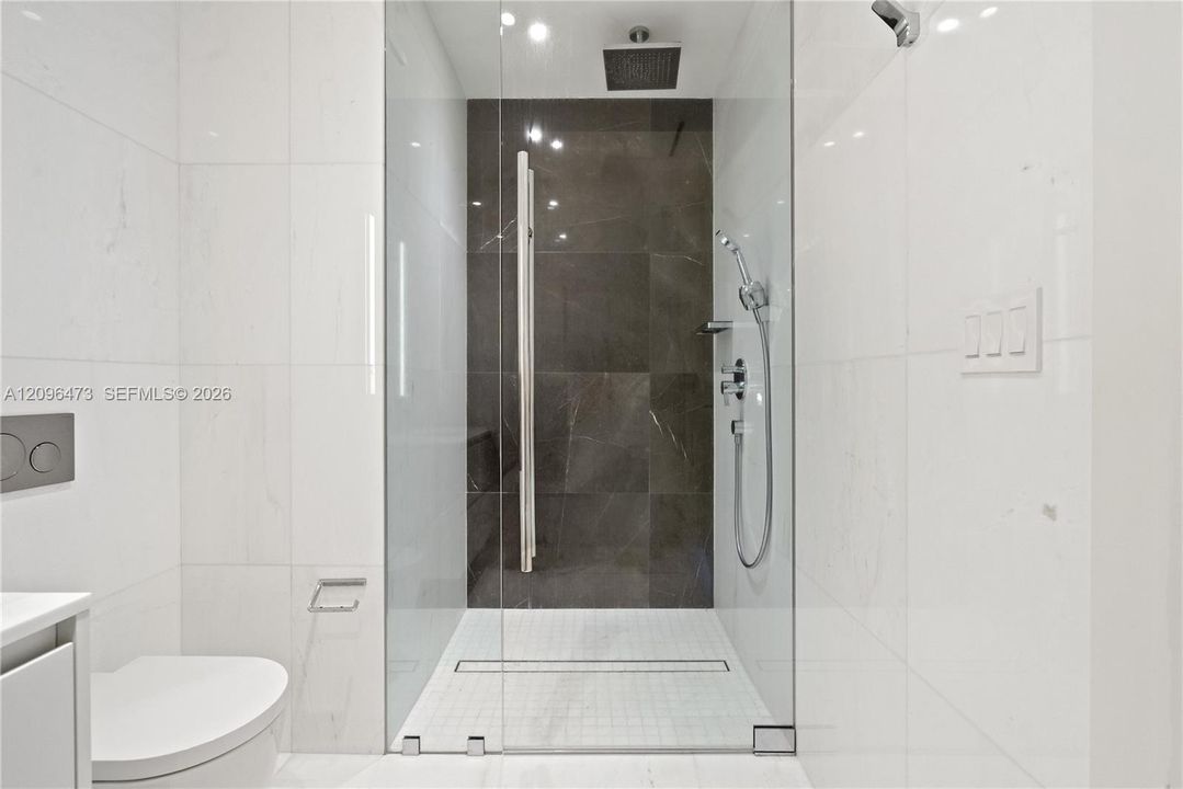 For Rent: $13,500 (2 beds, 3 baths, 1669 Square Feet)