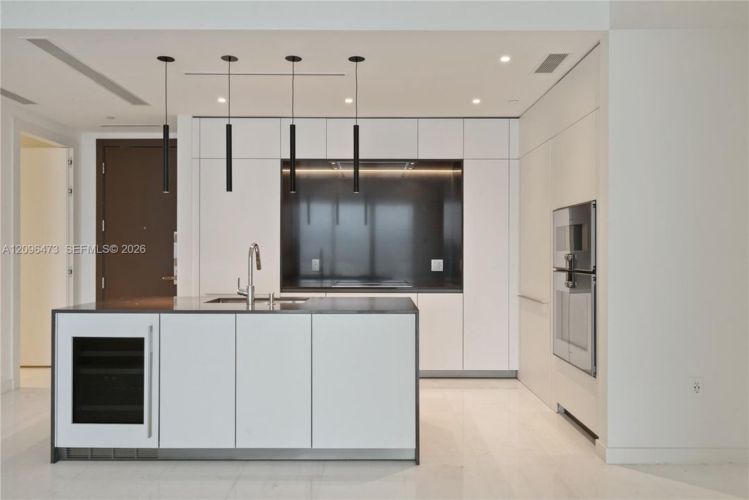 For Rent: $13,500 (2 beds, 3 baths, 1669 Square Feet)