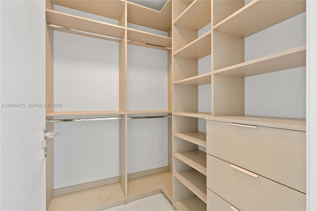 For Rent: $13,500 (2 beds, 3 baths, 1669 Square Feet)