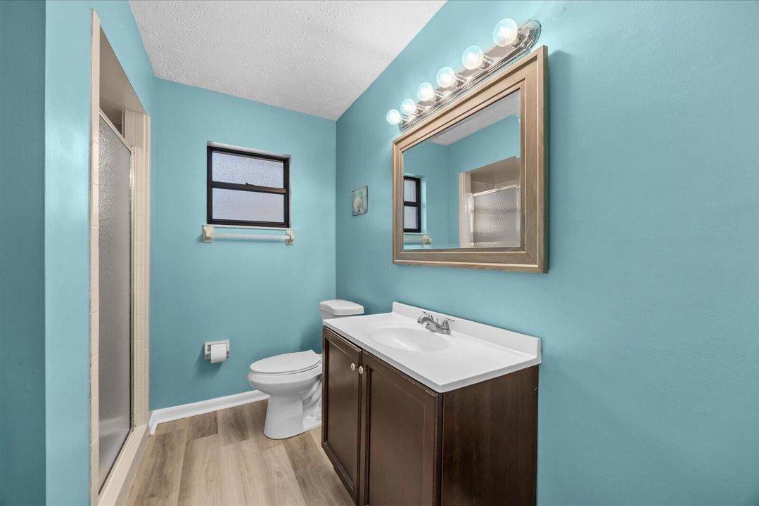 suite #2 bathroom