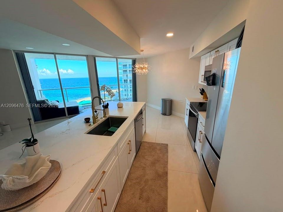 For Rent: $5,500 (1 beds, 2 baths, 1260 Square Feet)