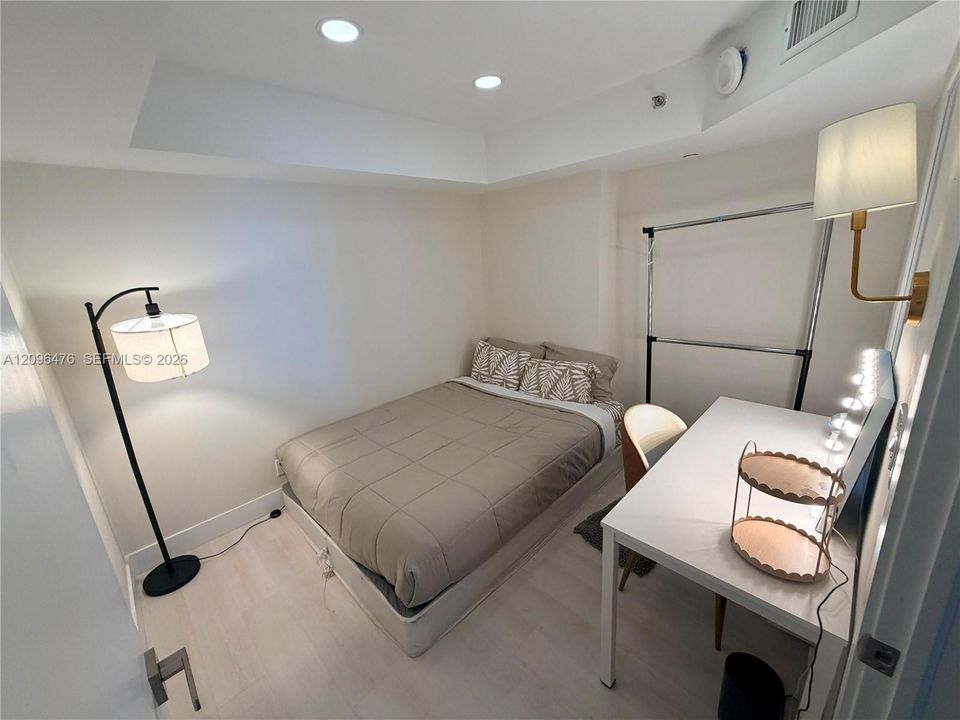 For Rent: $5,500 (1 beds, 2 baths, 1260 Square Feet)