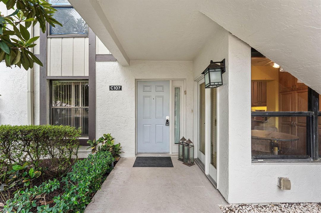 Entrance to ground floor apartment