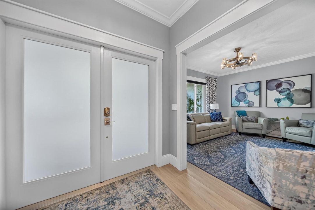 foyer1.jpg-FULL