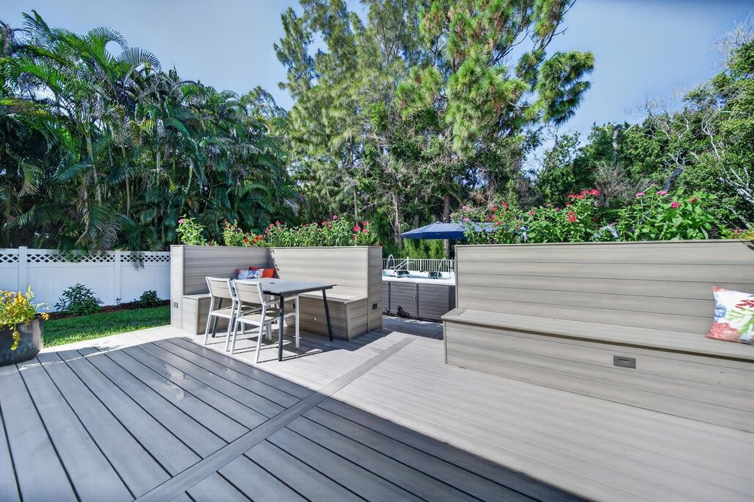 outdoorliving1.jpg-FULL