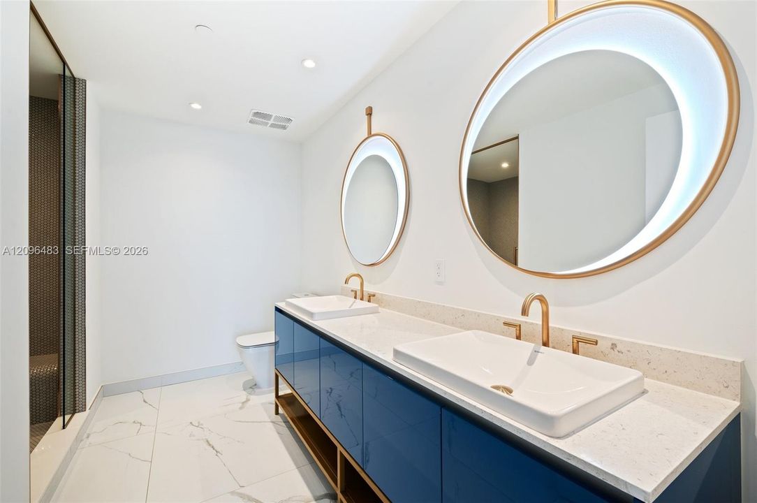 For Rent: $9,500 (2 beds, 2 baths, 847 Square Feet)