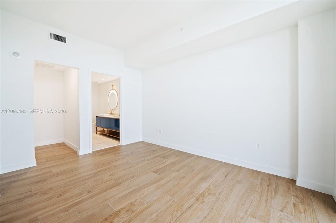 For Rent: $9,500 (2 beds, 2 baths, 847 Square Feet)