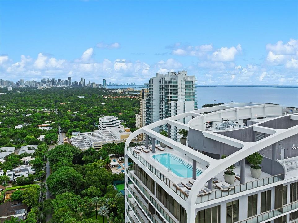 For Rent: $9,500 (2 beds, 2 baths, 847 Square Feet)