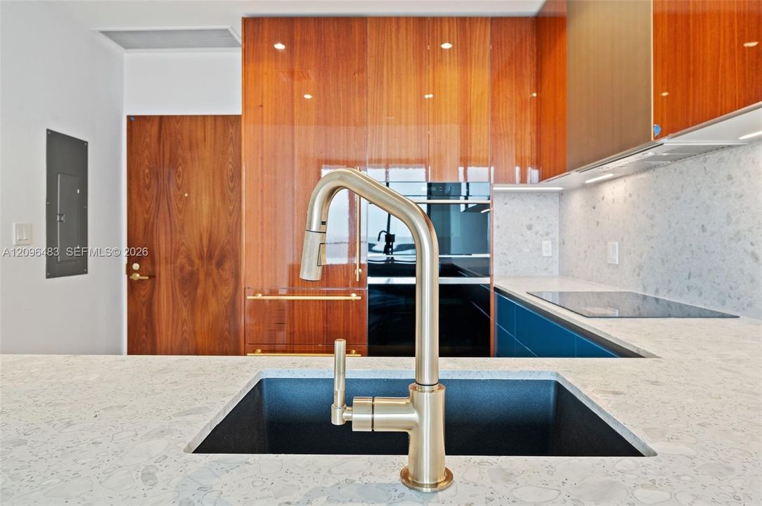 For Rent: $9,500 (2 beds, 2 baths, 847 Square Feet)
