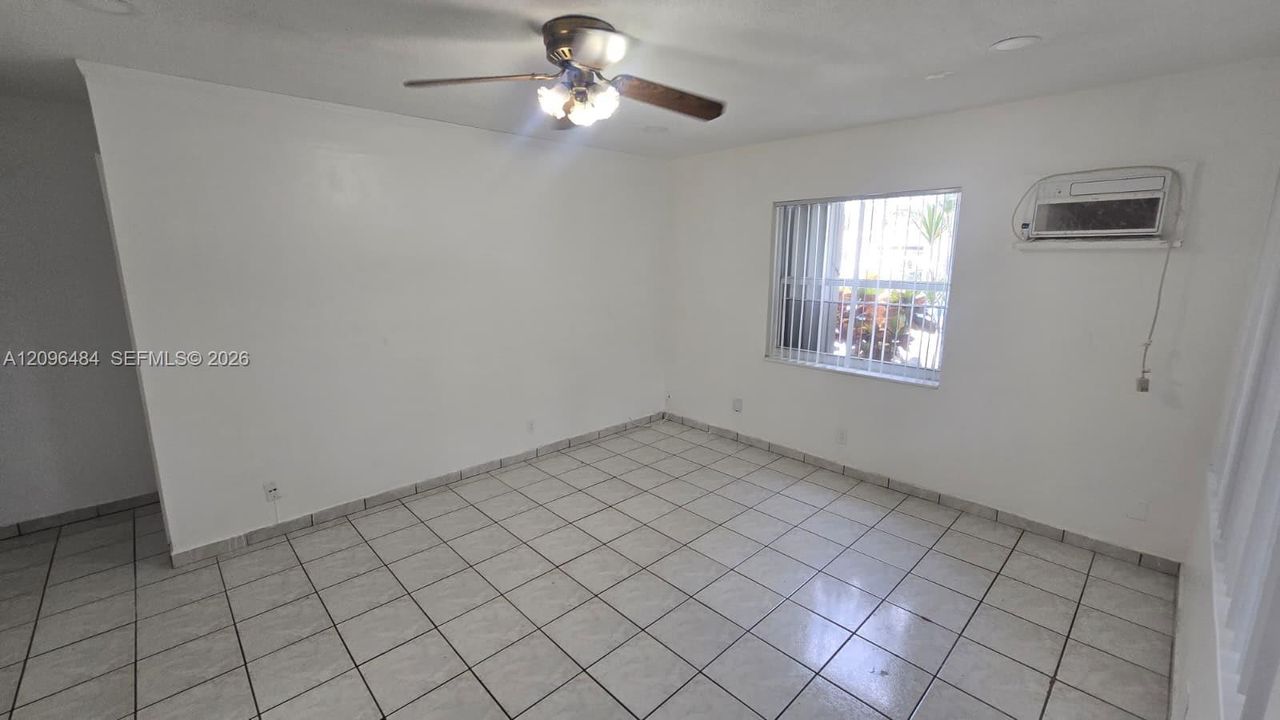 For Rent: $2,700 (3 beds, 3 baths, 1639 Square Feet)