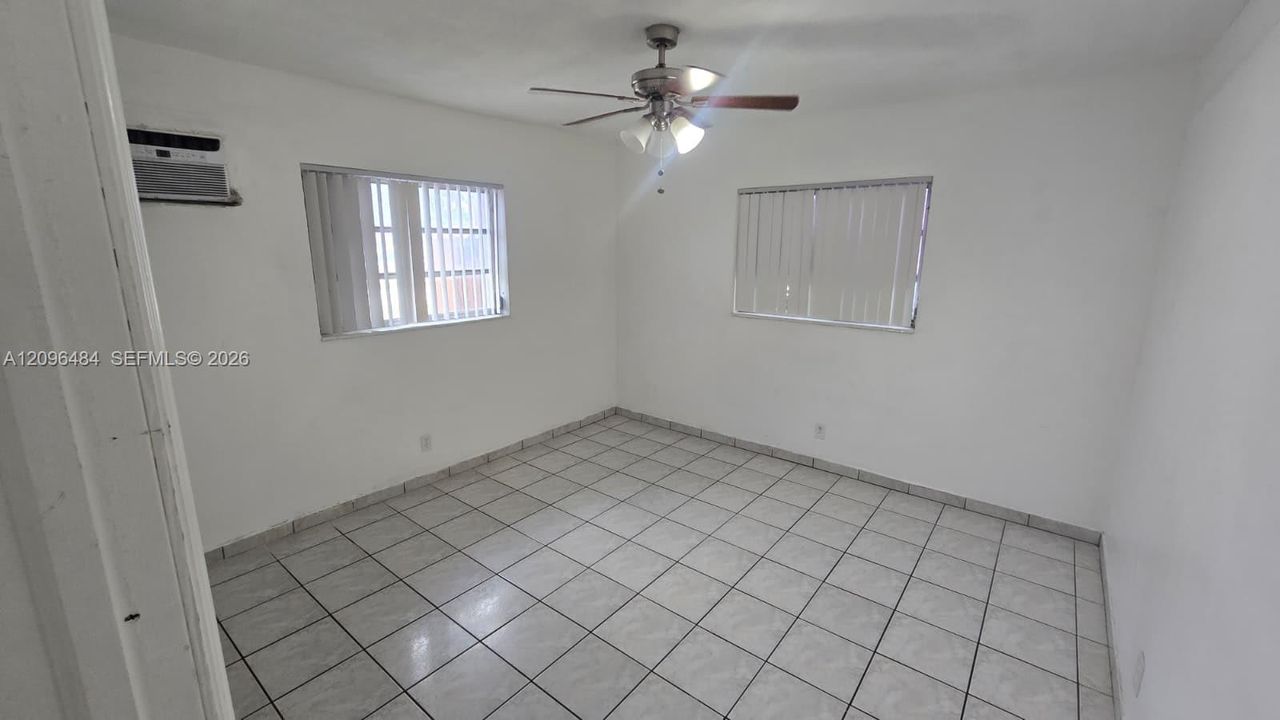 For Rent: $2,700 (3 beds, 3 baths, 1639 Square Feet)