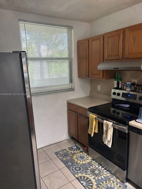 For Sale: $219,900 (2 beds, 2 baths, 1068 Square Feet)