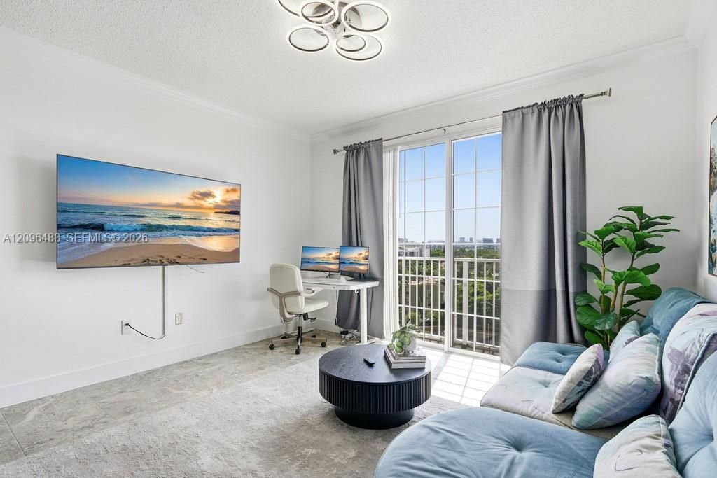 For Rent: $2,500 (1 beds, 1 baths, 736 Square Feet)