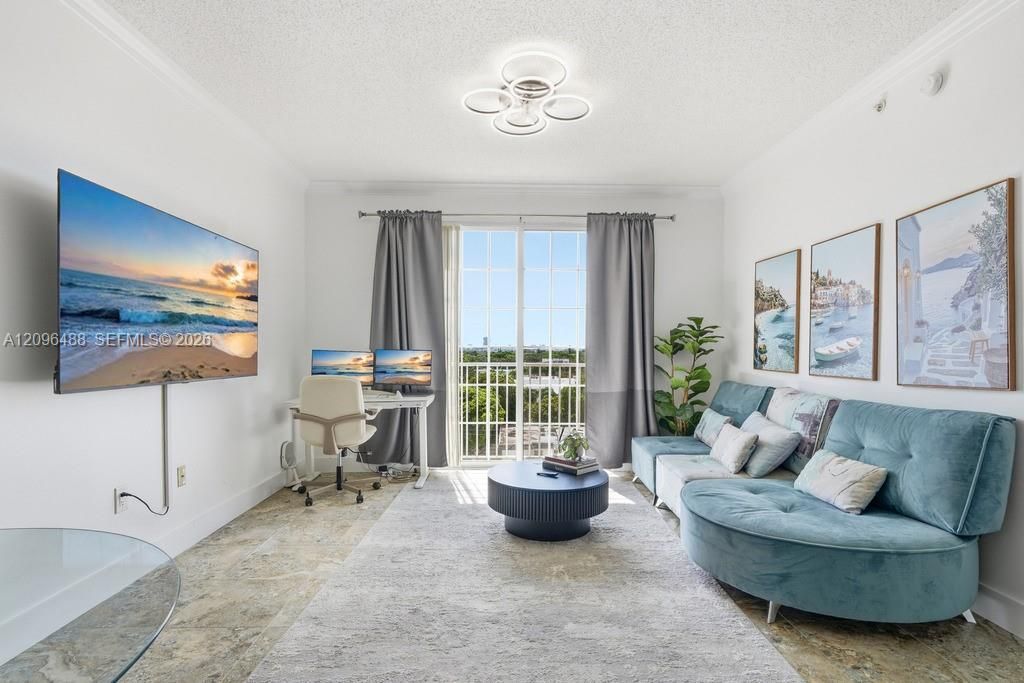 For Rent: $2,500 (1 beds, 1 baths, 736 Square Feet)
