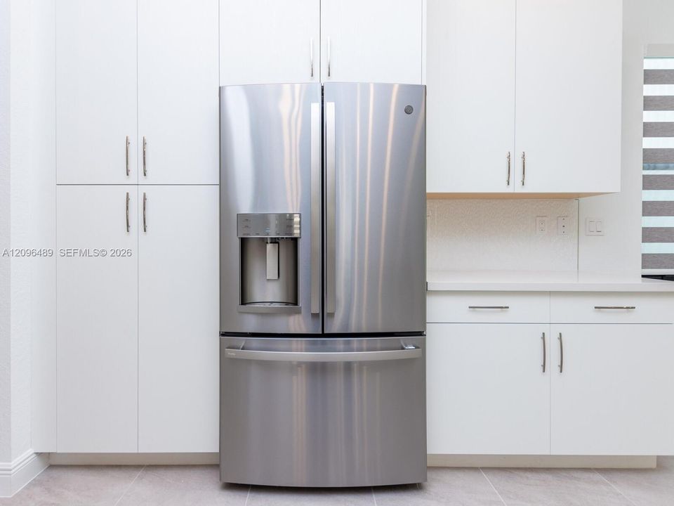 For Rent: $6,490 (3 beds, 2 baths, 2287 Square Feet)