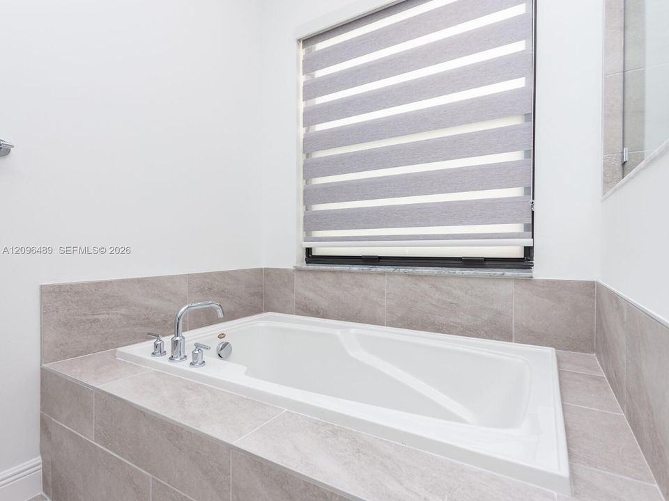 For Rent: $6,490 (3 beds, 2 baths, 2287 Square Feet)