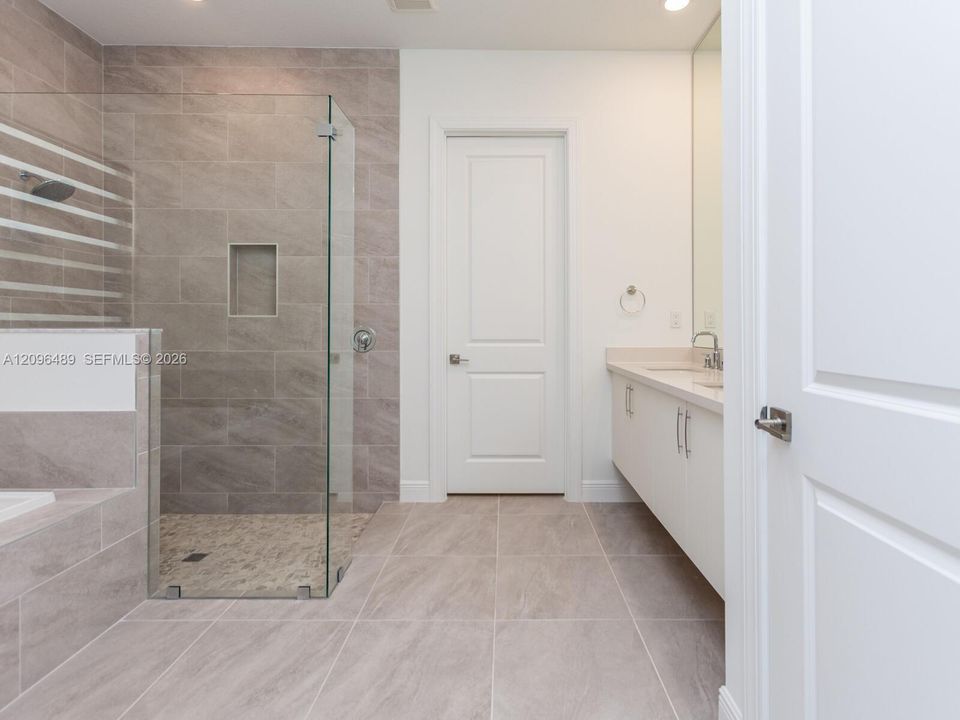 For Rent: $6,490 (3 beds, 2 baths, 2287 Square Feet)