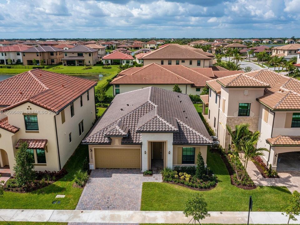 For Rent: $6,490 (3 beds, 2 baths, 2287 Square Feet)