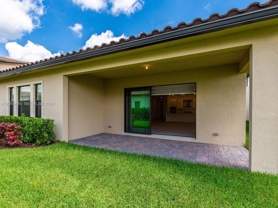 For Rent: $6,490 (3 beds, 2 baths, 2287 Square Feet)