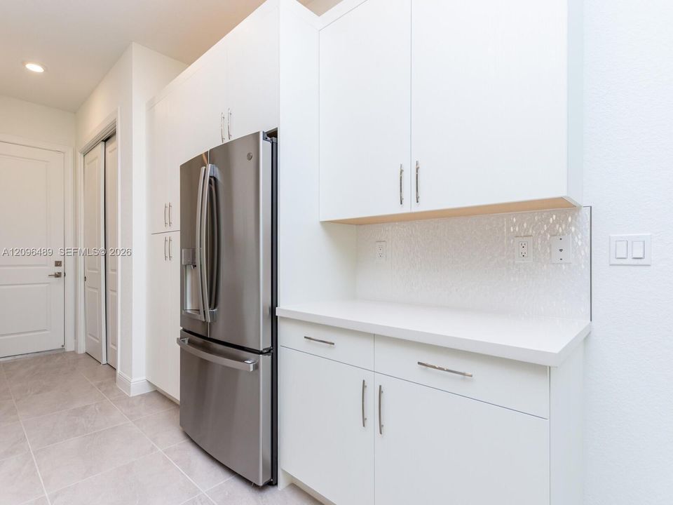 For Rent: $6,490 (3 beds, 2 baths, 2287 Square Feet)