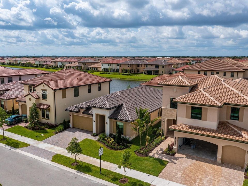 For Rent: $6,490 (3 beds, 2 baths, 2287 Square Feet)