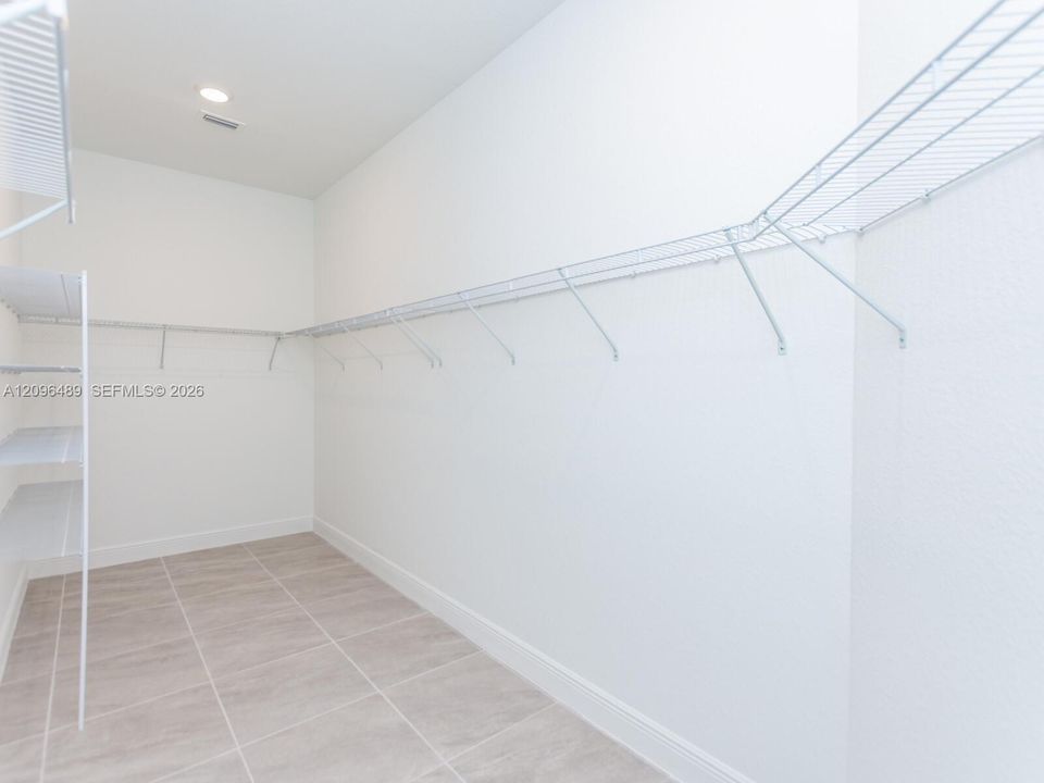 For Rent: $6,490 (3 beds, 2 baths, 2287 Square Feet)
