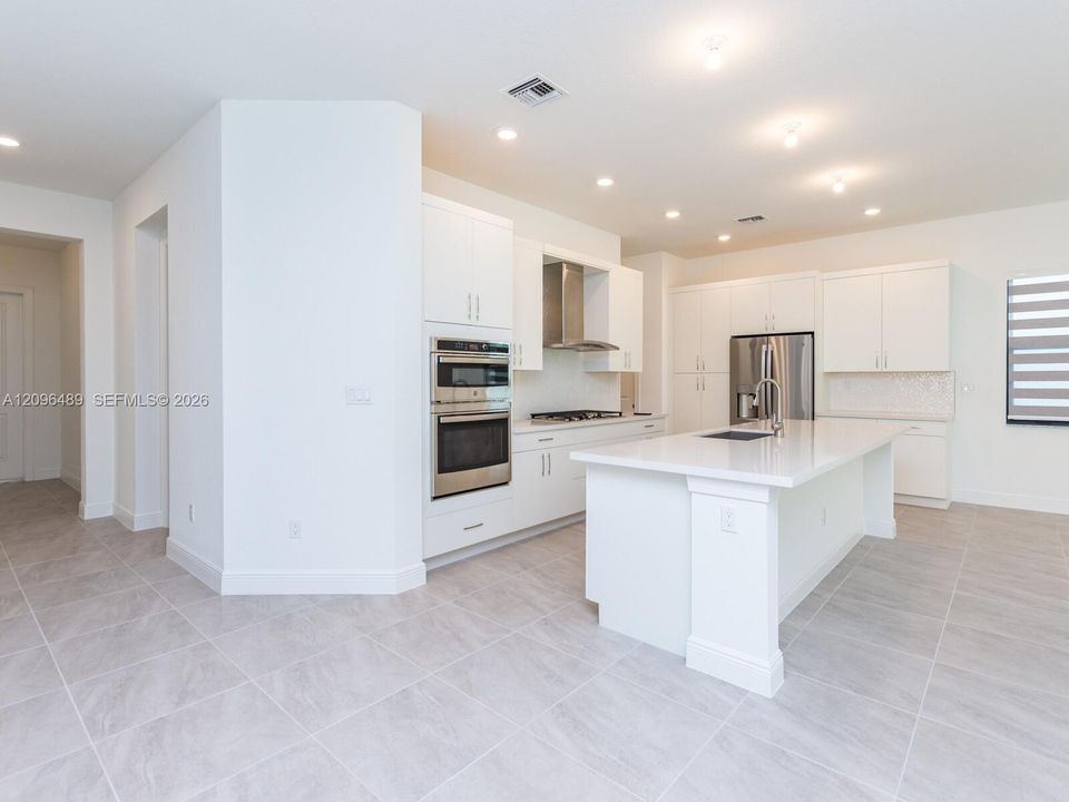 For Rent: $6,490 (3 beds, 2 baths, 2287 Square Feet)