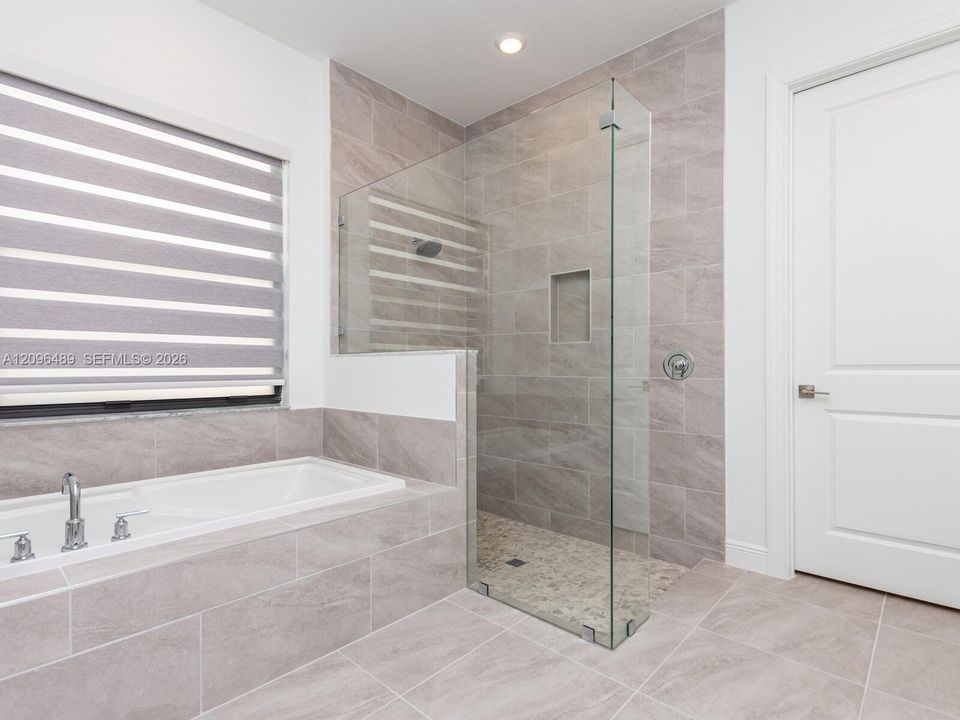 For Rent: $6,490 (3 beds, 2 baths, 2287 Square Feet)