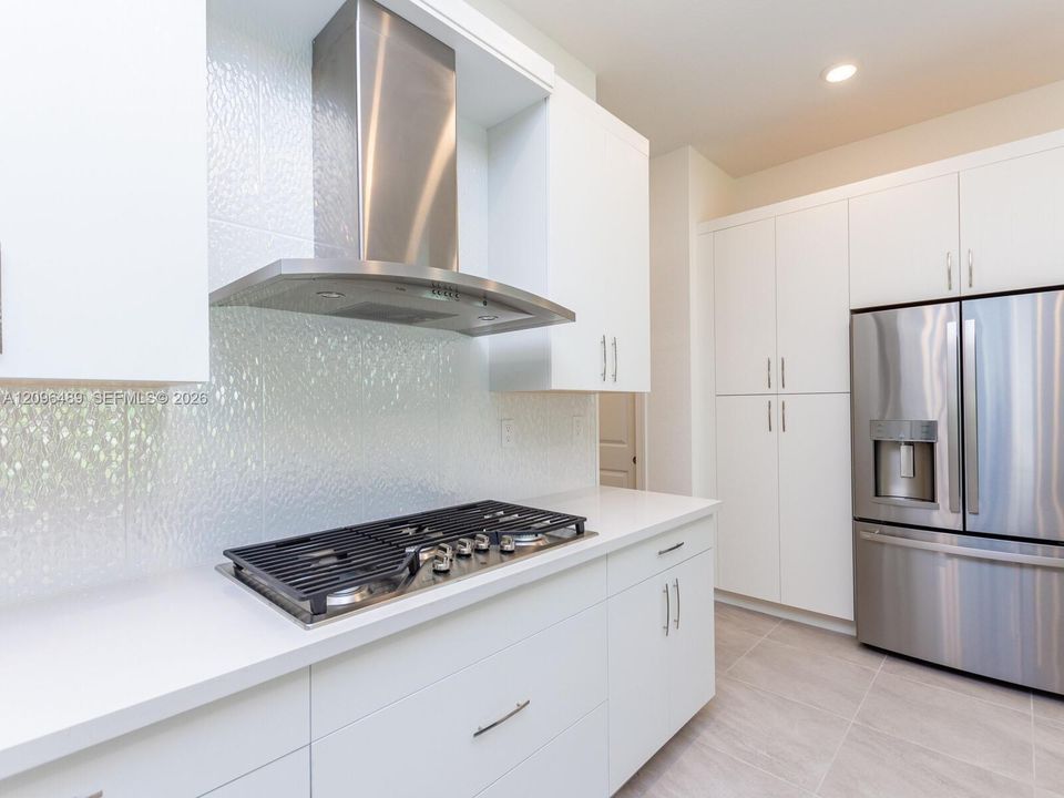 For Rent: $6,490 (3 beds, 2 baths, 2287 Square Feet)