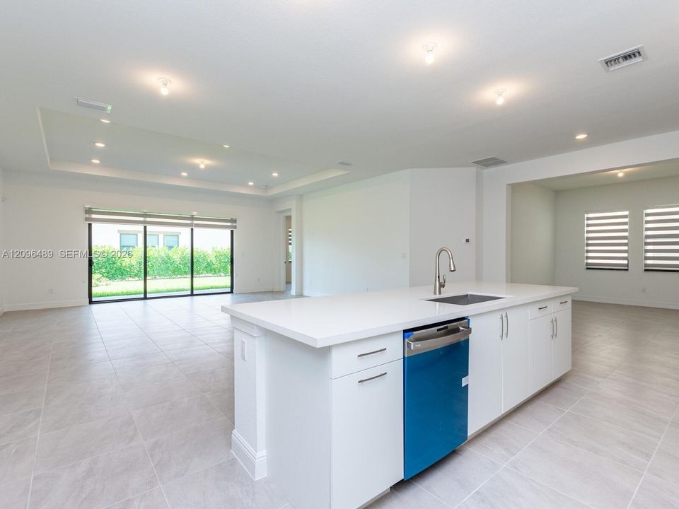 For Rent: $6,490 (3 beds, 2 baths, 2287 Square Feet)