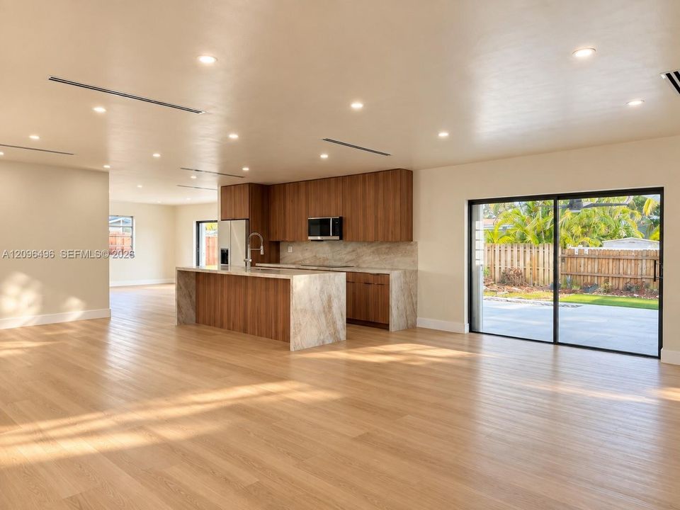 For Sale: $775,000 (3 beds, 2 baths, 1919 Square Feet)