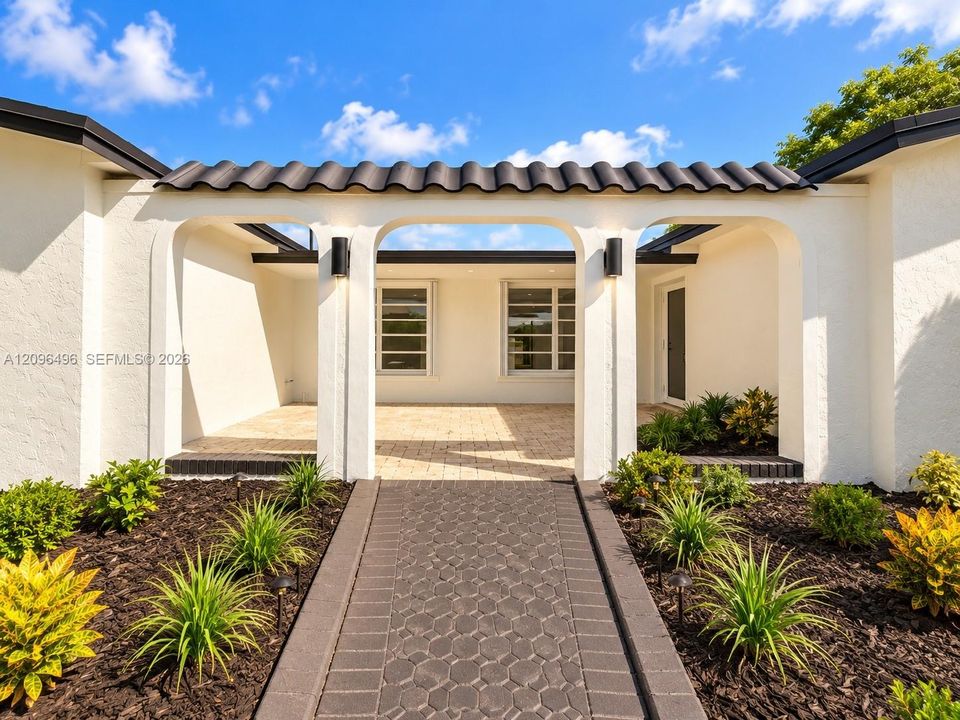 For Sale: $775,000 (3 beds, 2 baths, 1919 Square Feet)