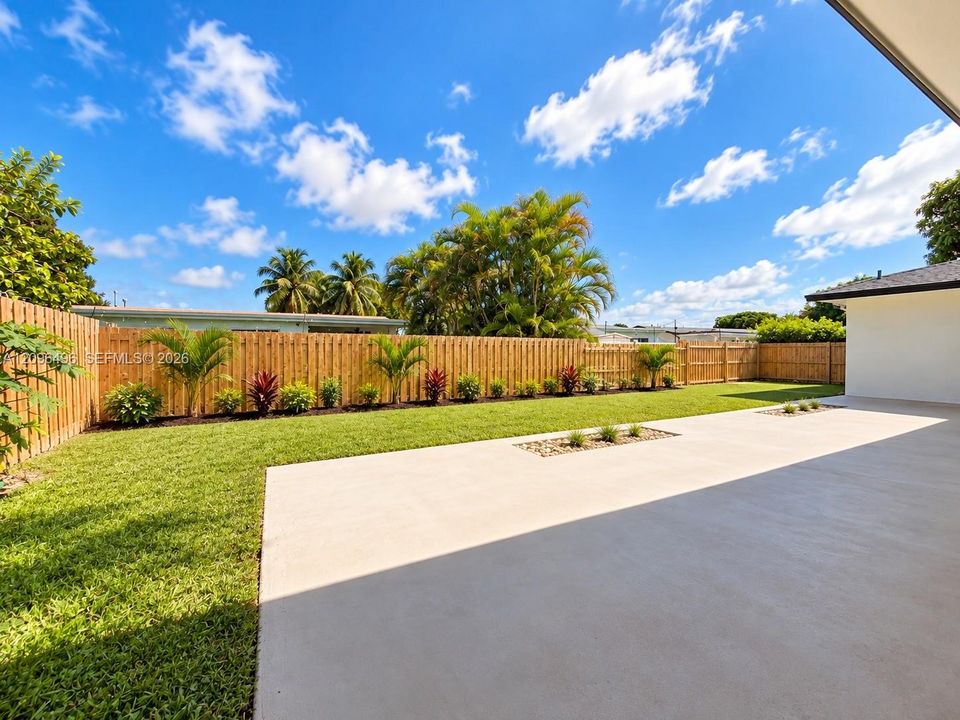 For Sale: $775,000 (3 beds, 2 baths, 1919 Square Feet)