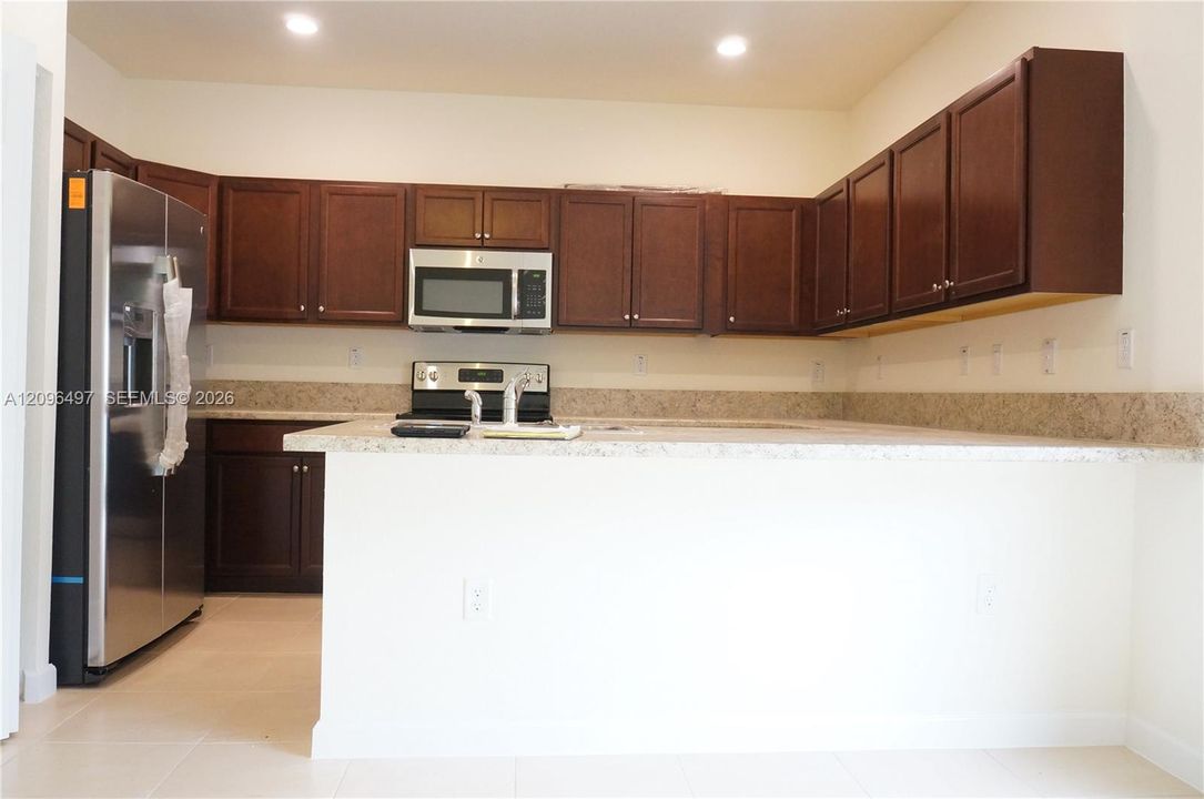 В аренду: $2,950 (3 спален, 2 ванн, 1668 Квадратных фут)