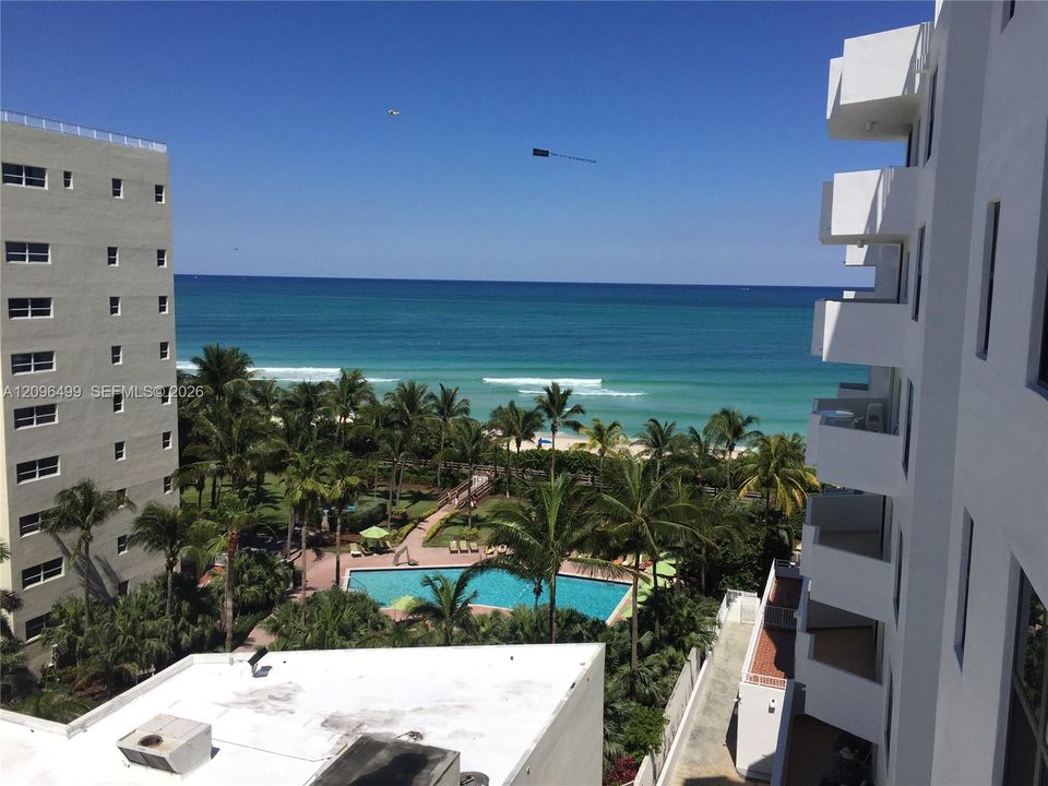 For Sale: $624,500 (2 beds, 2 baths, 874 Square Feet)