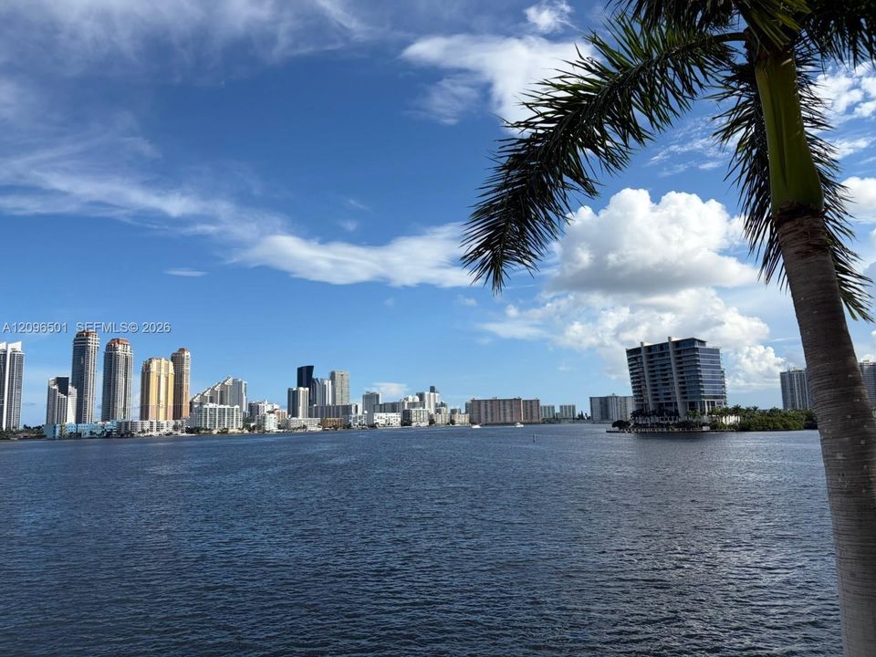 En Venta: $399,000 (2 camas, 2 baños, 1091 Pies cuadrados)