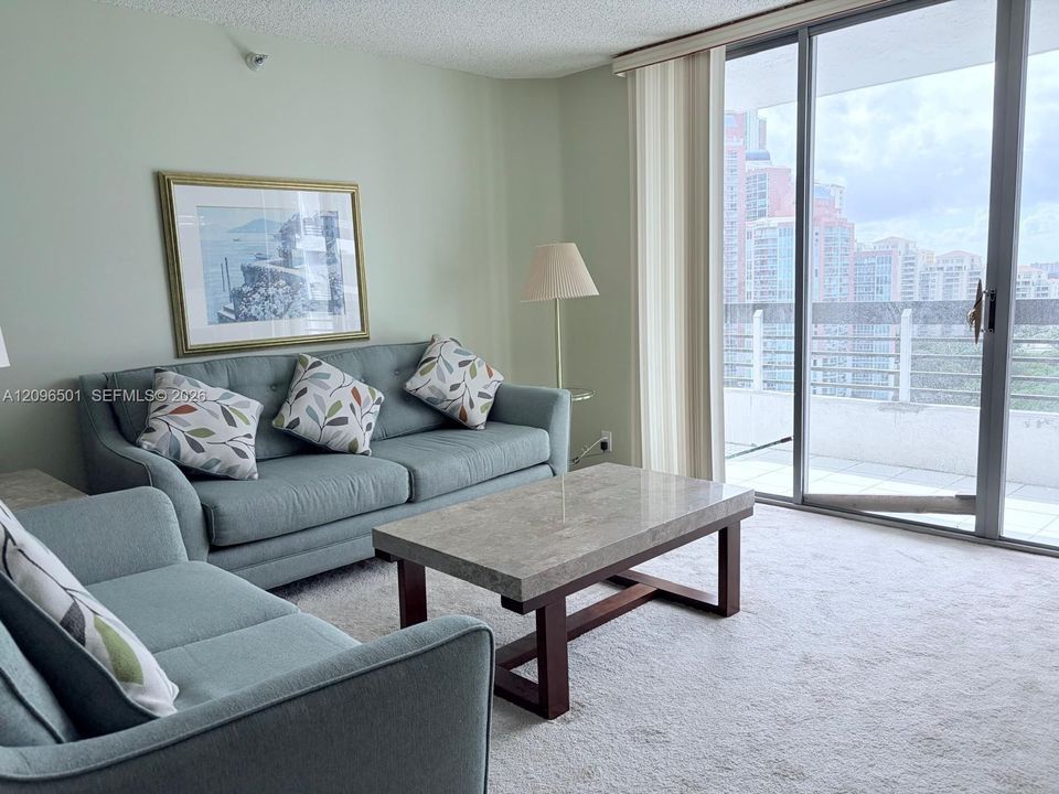 En Venta: $399,000 (2 camas, 2 baños, 1091 Pies cuadrados)