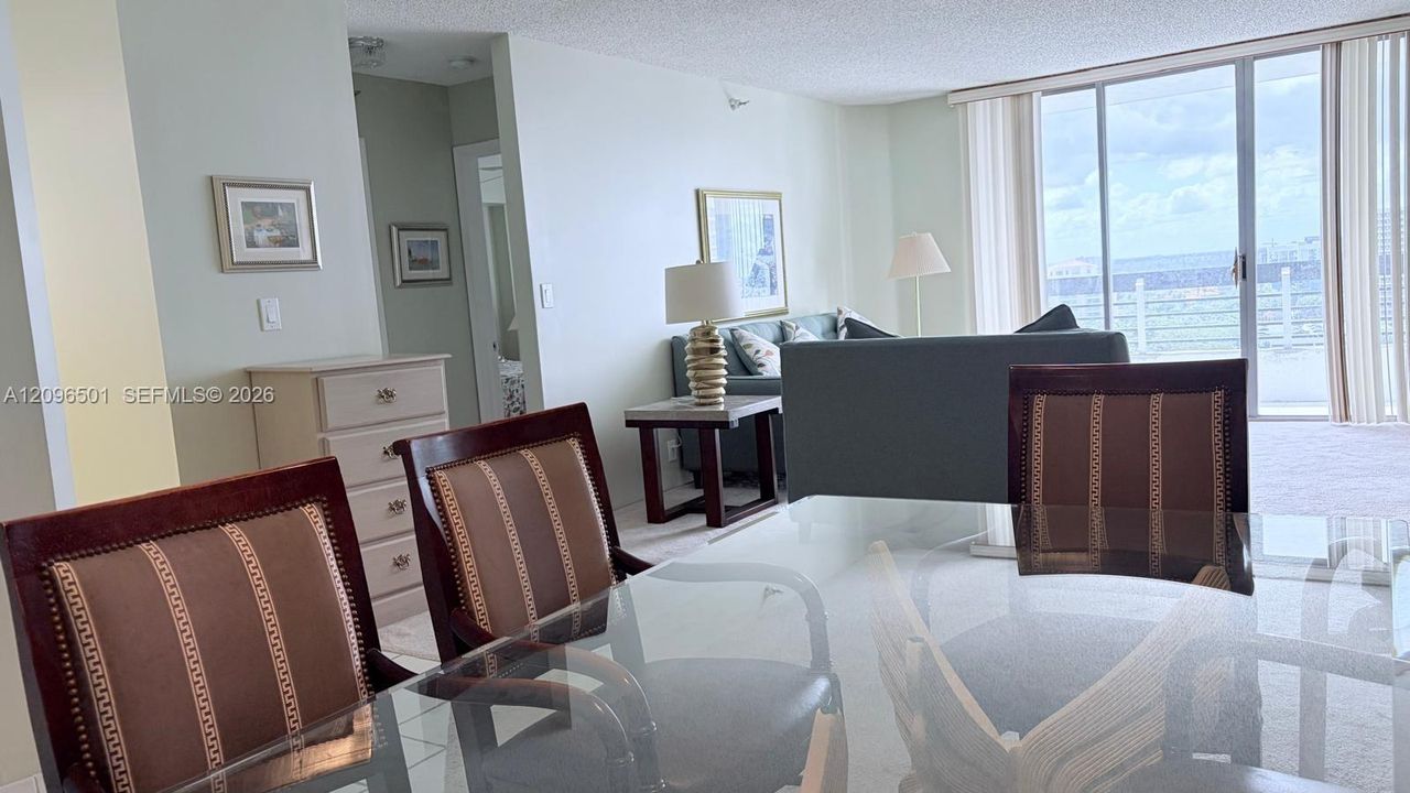 En Venta: $399,000 (2 camas, 2 baños, 1091 Pies cuadrados)