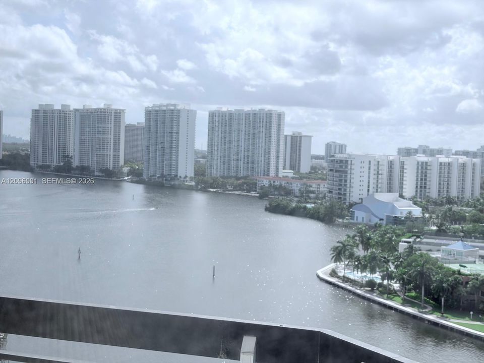 En Venta: $399,000 (2 camas, 2 baños, 1091 Pies cuadrados)