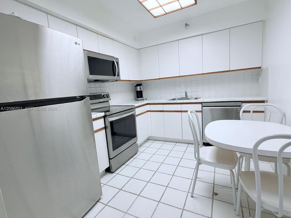 En Venta: $399,000 (2 camas, 2 baños, 1091 Pies cuadrados)